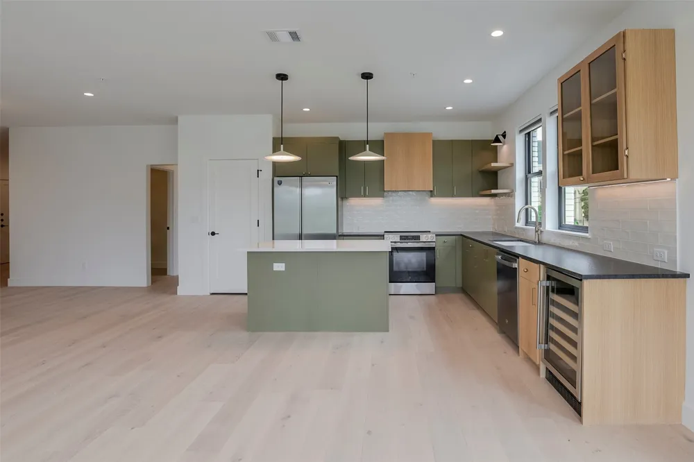309 W Daggett Avenue #205 Fort Worth, TX 76104