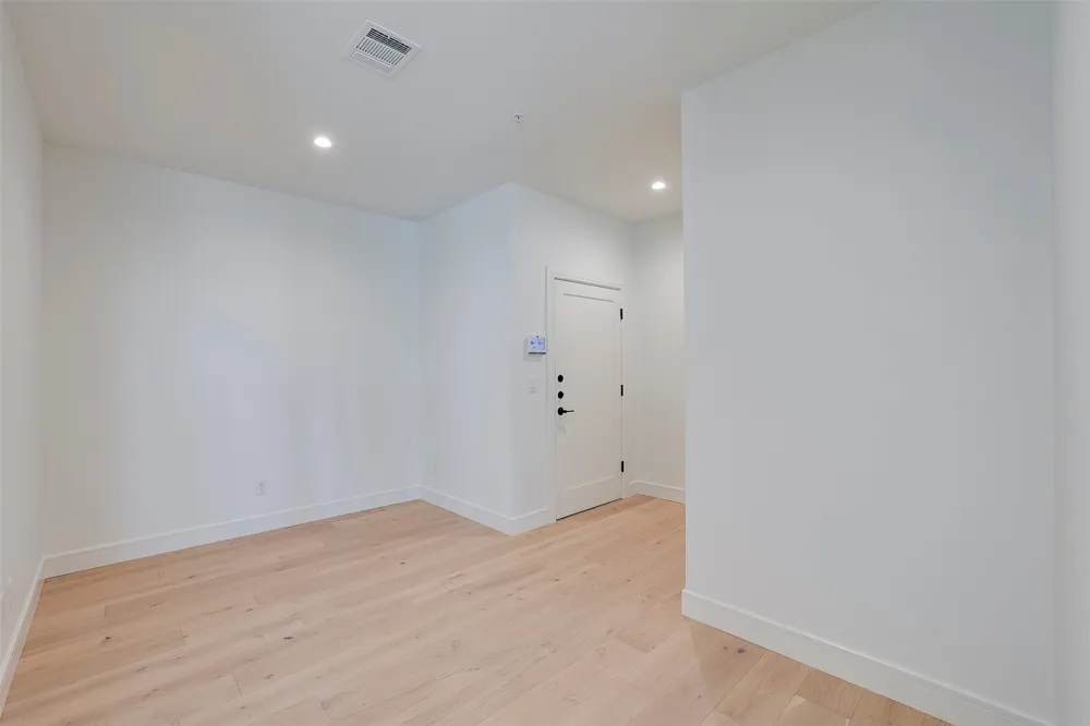 309 W Daggett Avenue #205 Fort Worth, TX 76104