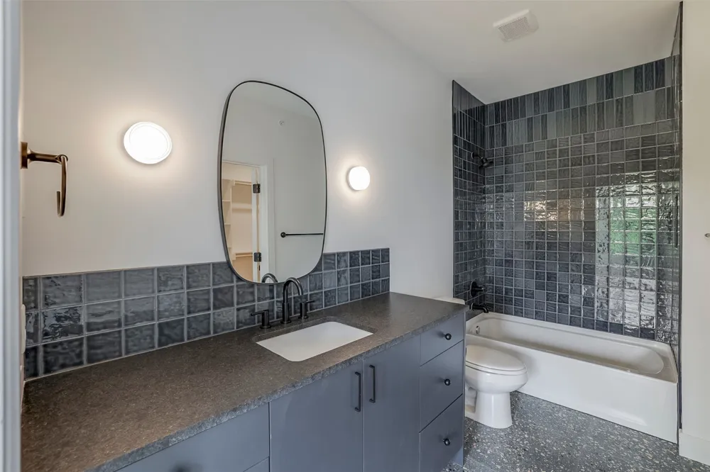 309 W Daggett Avenue #205 Fort Worth, TX 76104