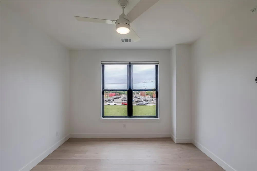 309 W Daggett Avenue #205 Fort Worth, TX 76104