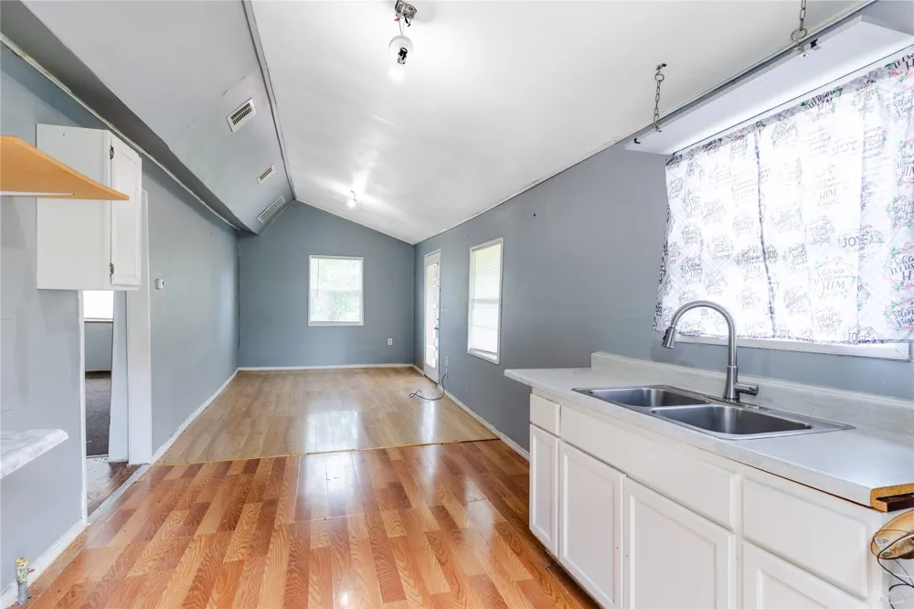 310 E Parsons Street Manor, TX 78653