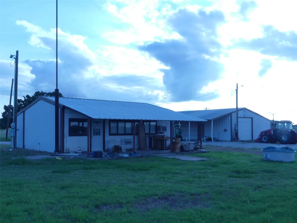 644 Macs Grocery Road Bowie, TX 76230