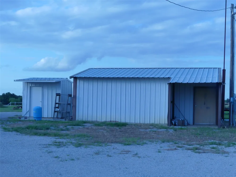 644 Macs Grocery Road Bowie, TX 76230