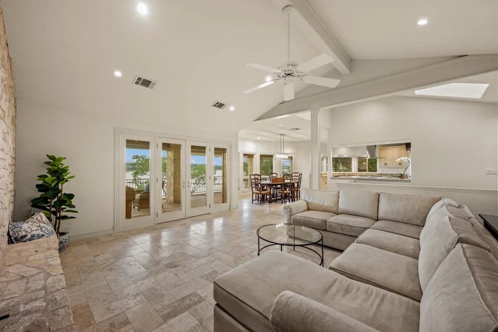 1005 Challenger Lakeway, TX 78734
