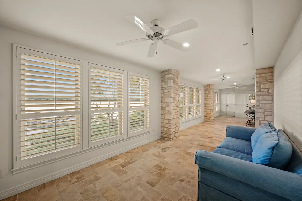 1005 Challenger Lakeway, TX 78734
