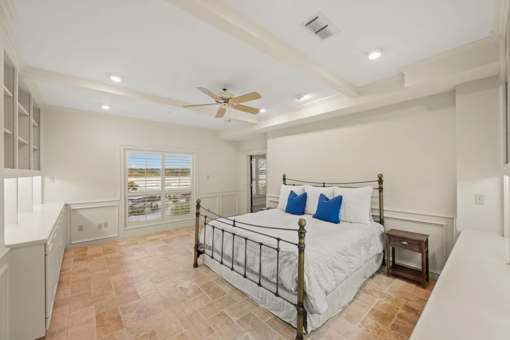 1005 Challenger Lakeway, TX 78734
