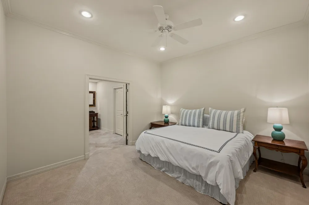 1005 Challenger Lakeway, TX 78734