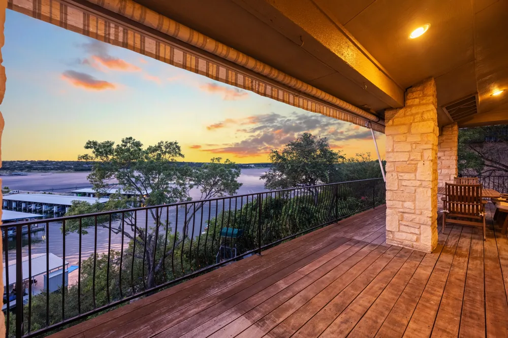 1005 Challenger Lakeway, TX 78734