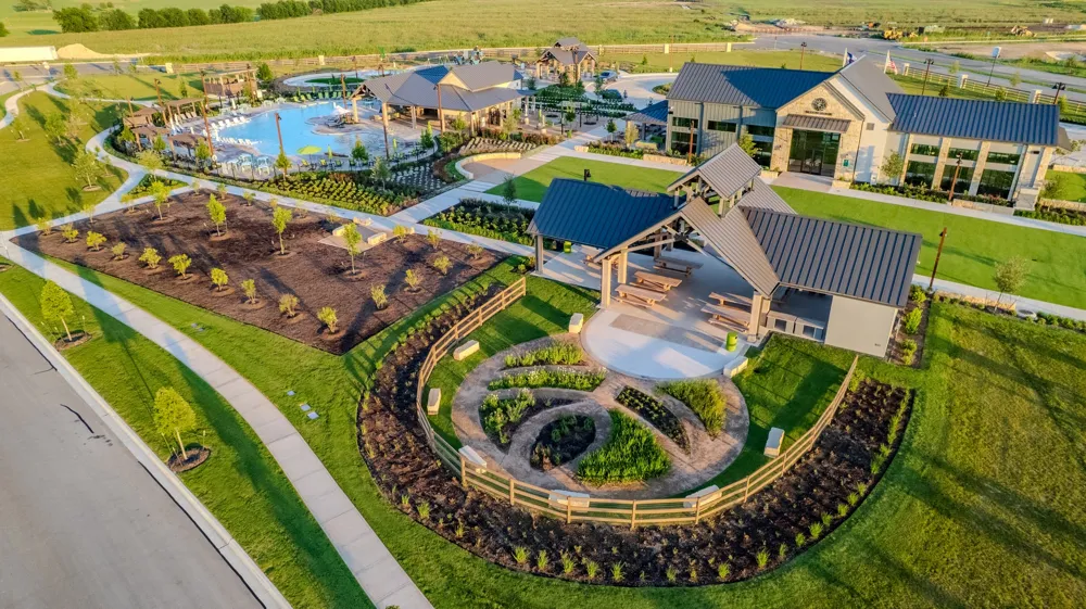 116 Bloomington Loop Hutto, TX 78634