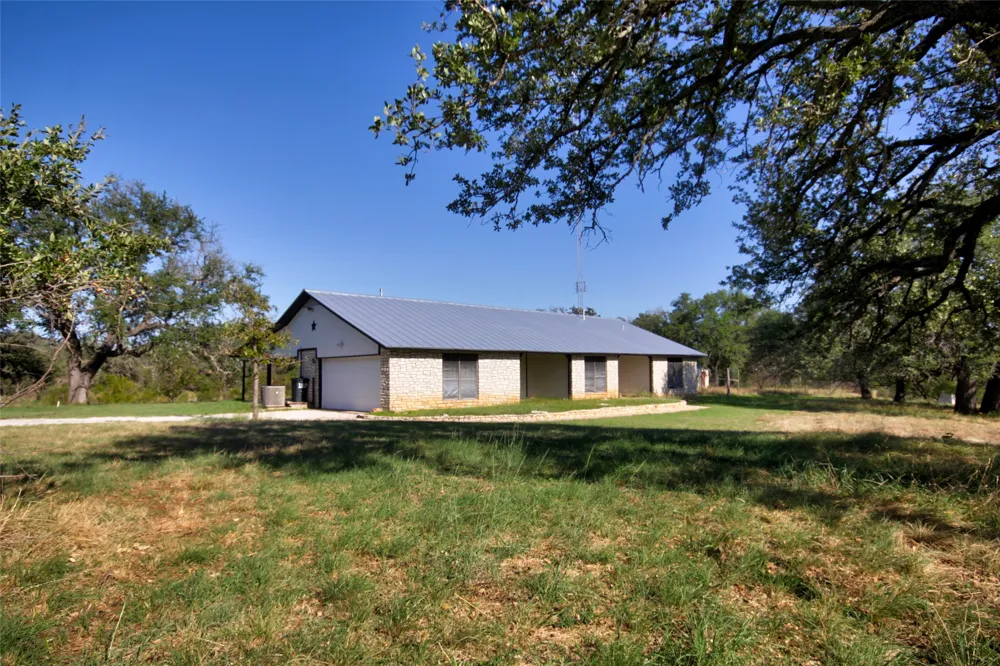 132 Offer Lane Llano, TX 78643