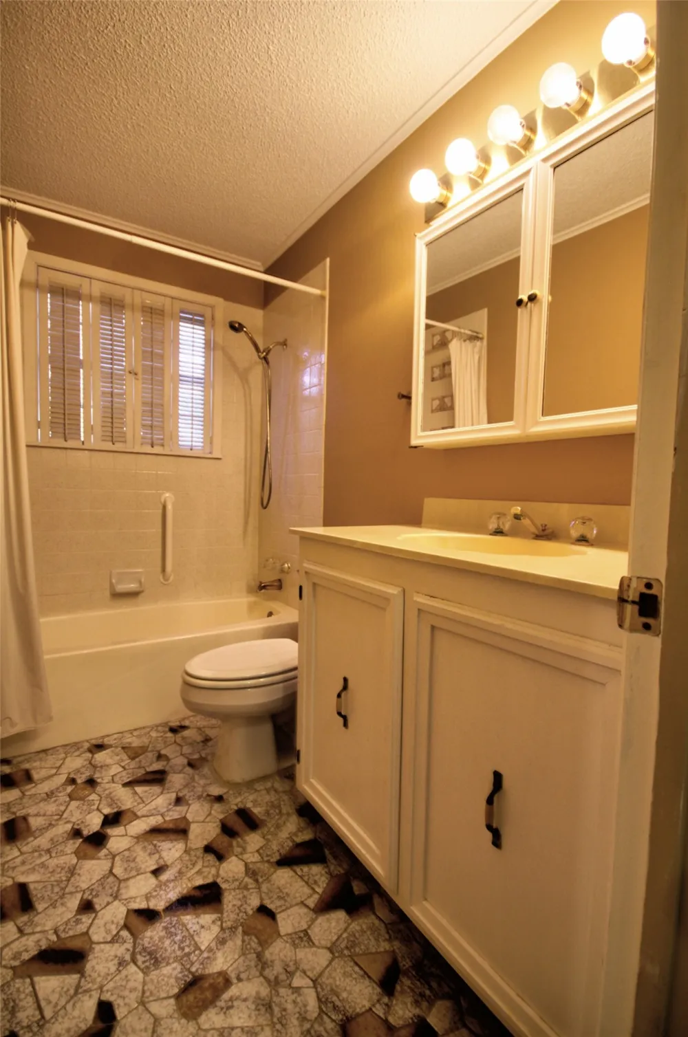 132 Offer Lane Llano, TX 78643