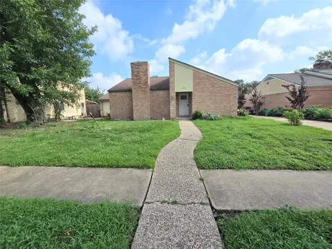 15826 Pine Mountain Drive