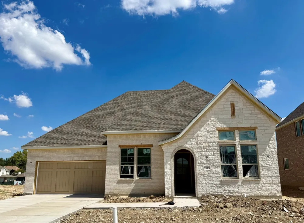 1605 Briscoe Benbrook, TX 76132
