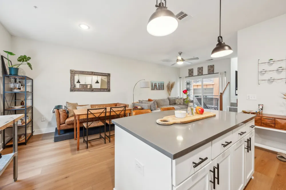 2827 Manor Road #3104 Austin, TX 78722