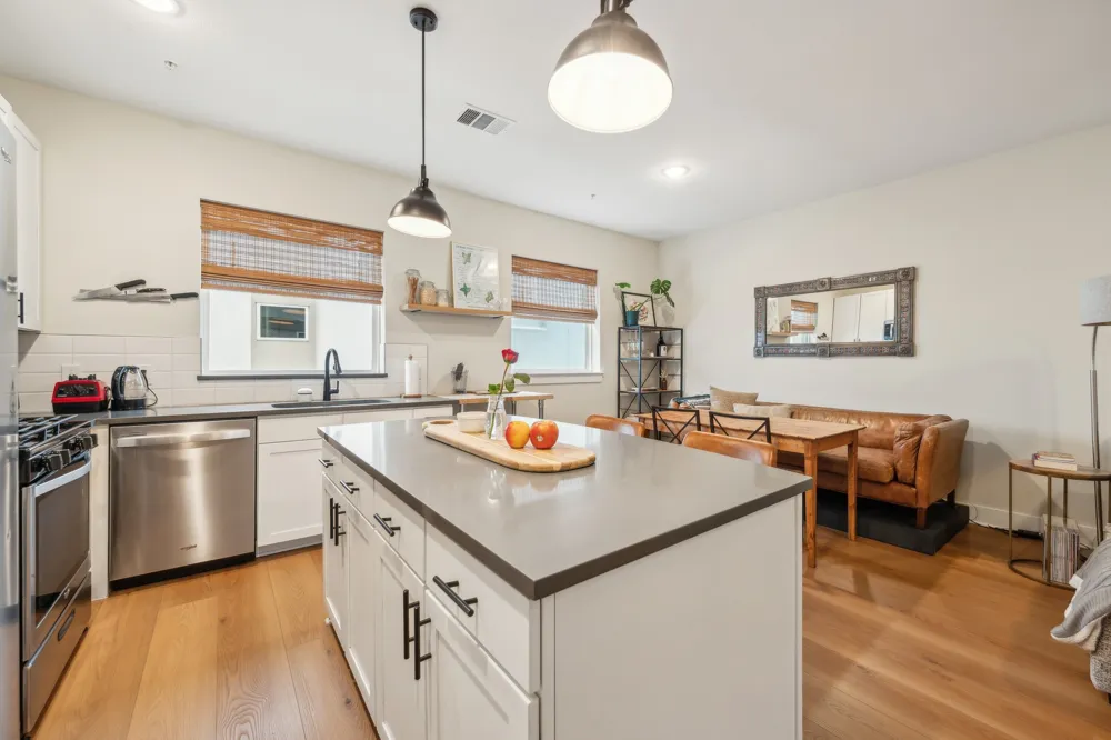 2827 Manor Road #3104 Austin, TX 78722