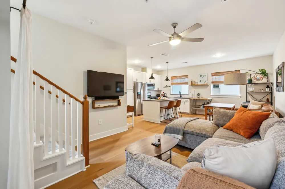 2827 Manor Road #3104 Austin, TX 78722