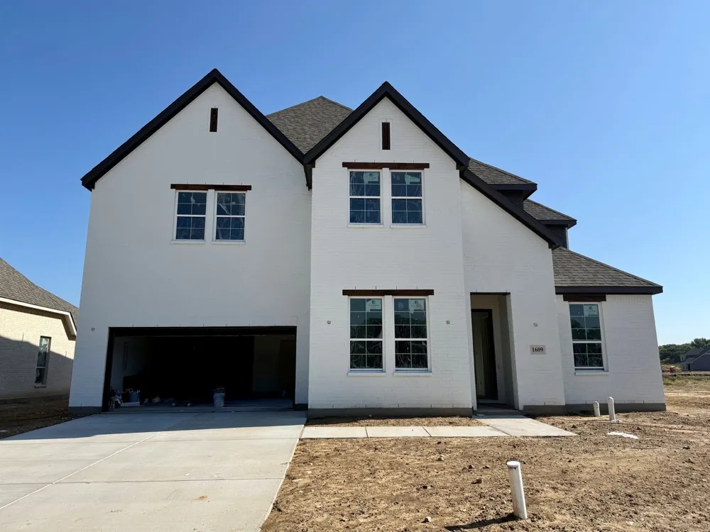 1609 Briscoe Drive Benbrook, TX 76126