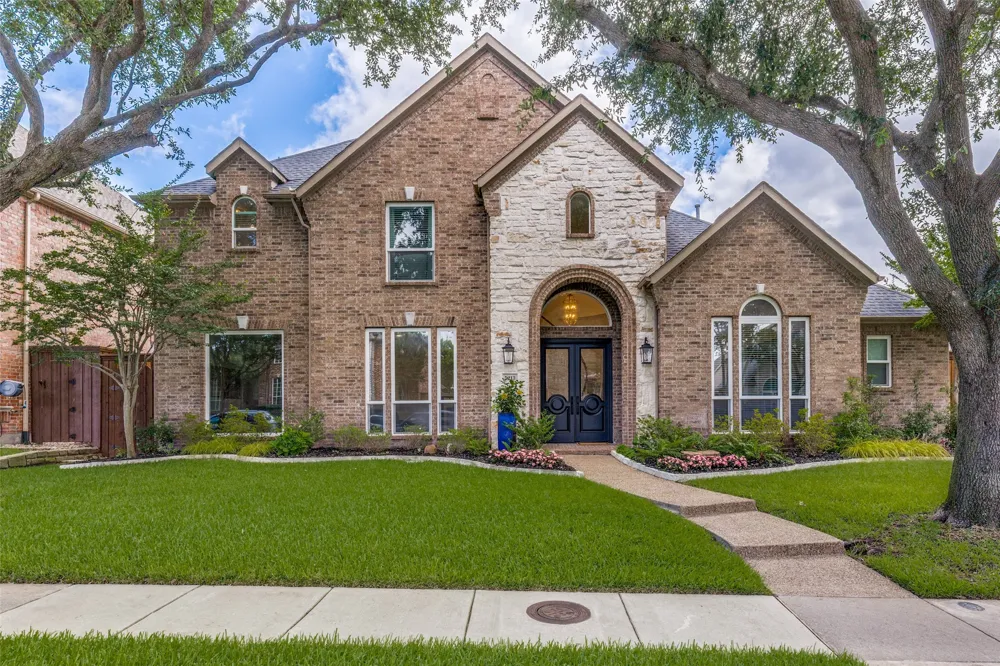 5213 Tennington Park Dallas, TX 75287