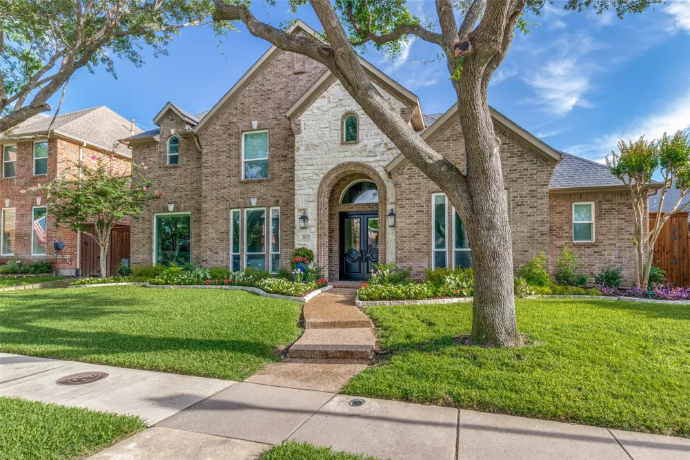 5213 Tennington Park Dallas, TX 75287