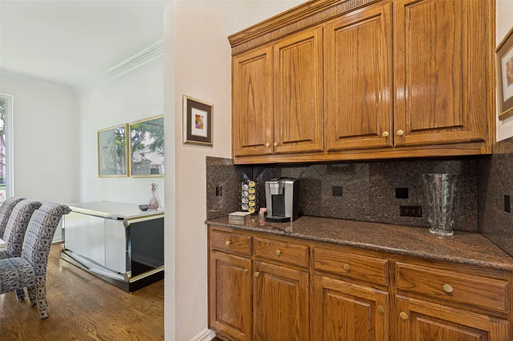 5213 Tennington Park Dallas, TX 75287