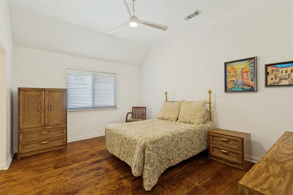 5213 Tennington Park Dallas, TX 75287