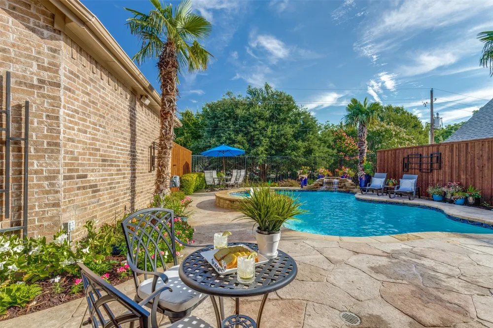 5213 Tennington Park Dallas, TX 75287