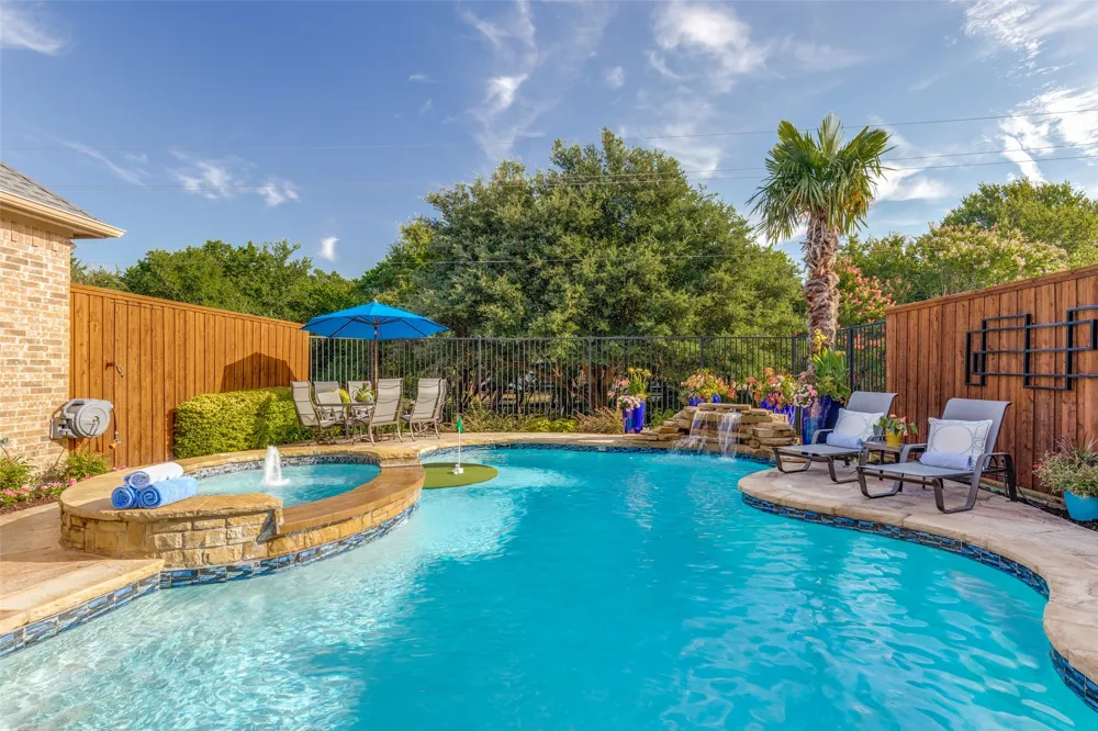 5213 Tennington Park Dallas, TX 75287