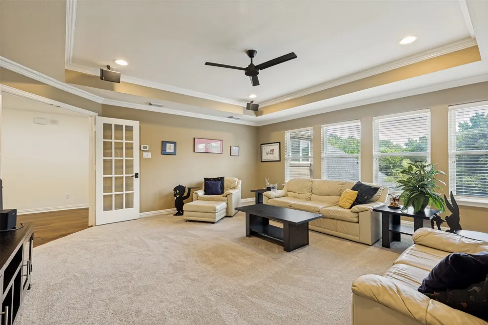 5213 Tennington Park Dallas, TX 75287