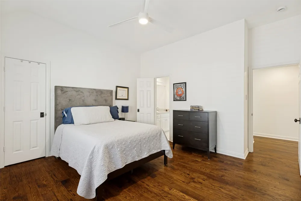 5213 Tennington Park Dallas, TX 75287