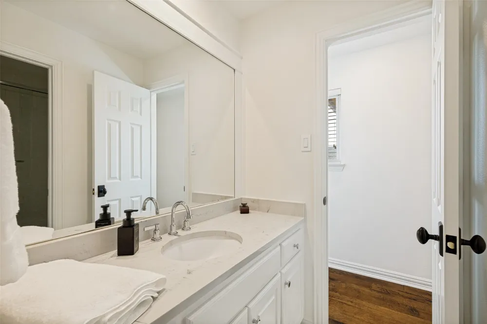 5213 Tennington Park Dallas, TX 75287