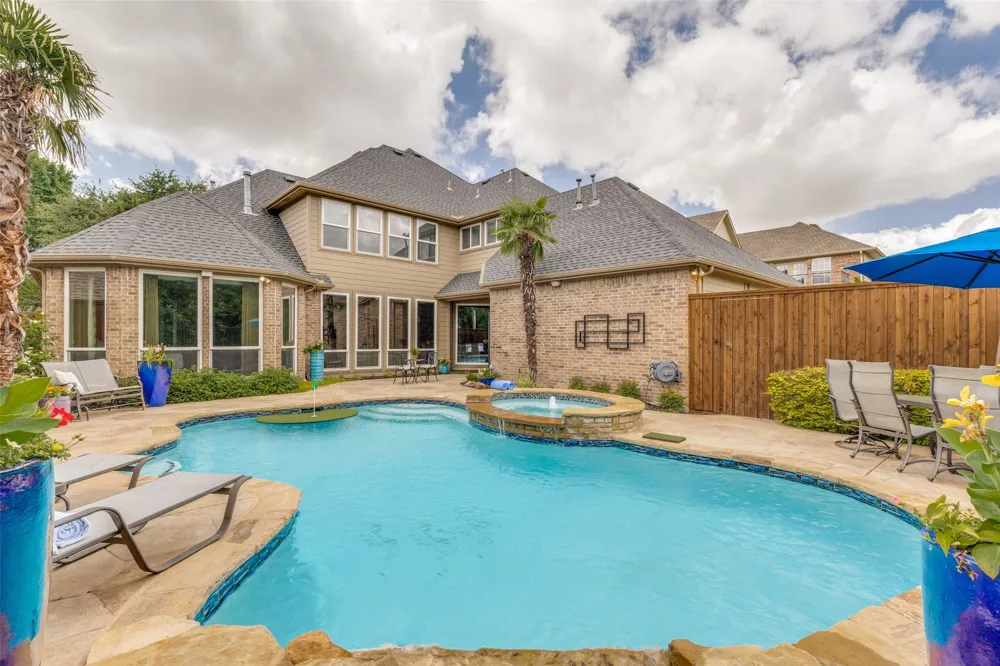 5213 Tennington Park Dallas, TX 75287