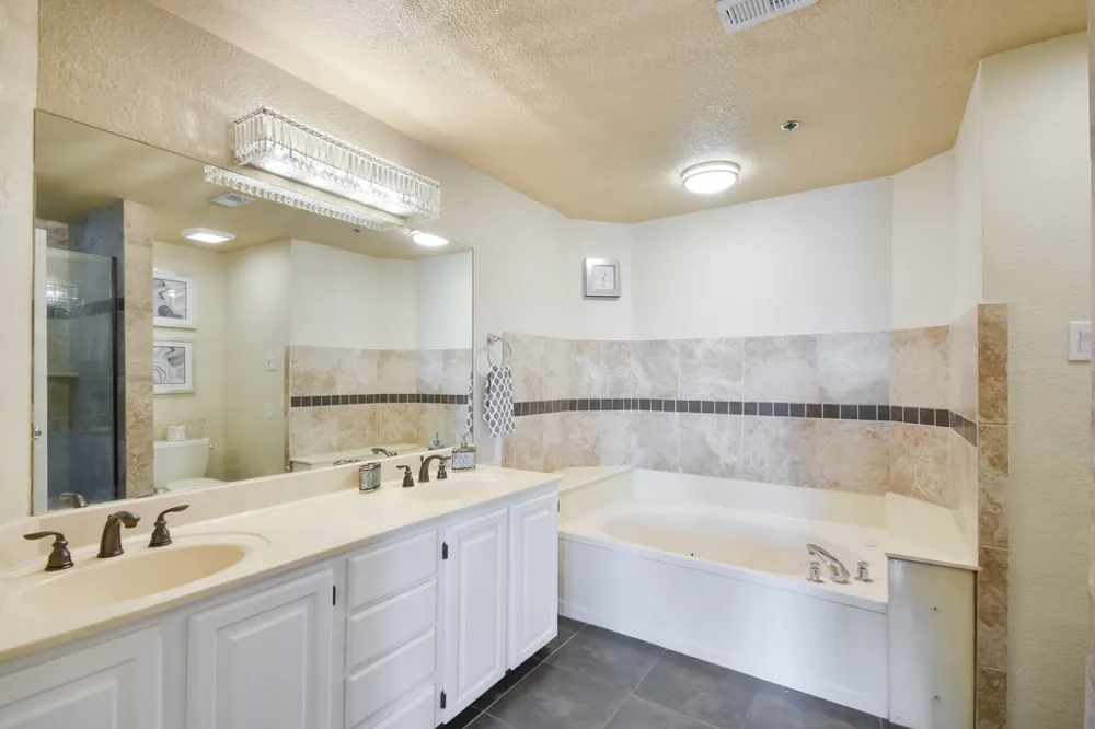 Address Not Shown Lago Vista, TX 78645