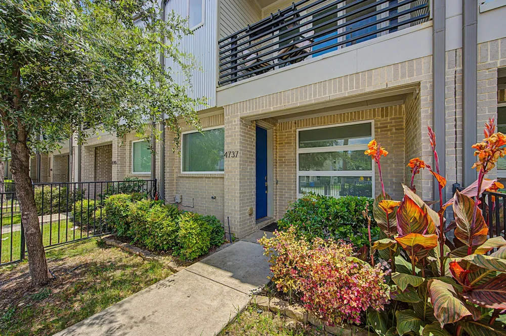 4737 Asher Place Dallas, TX 75204