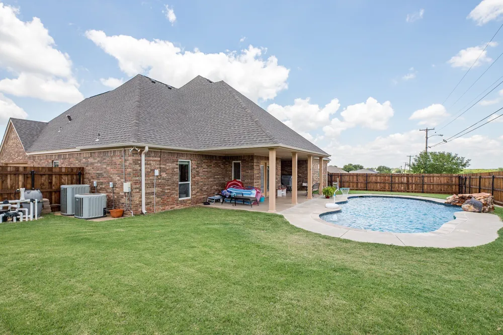 1004 Vineyard Lane Henrietta, TX 76365