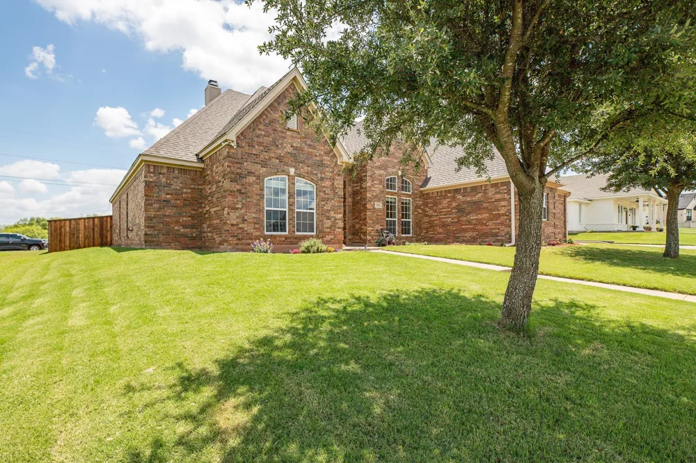 1004 Vineyard Lane Henrietta, TX 76365