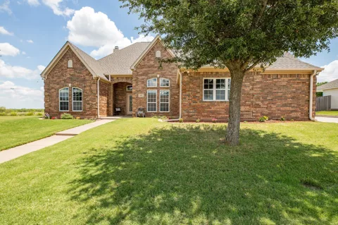 1004 Vineyard Lane