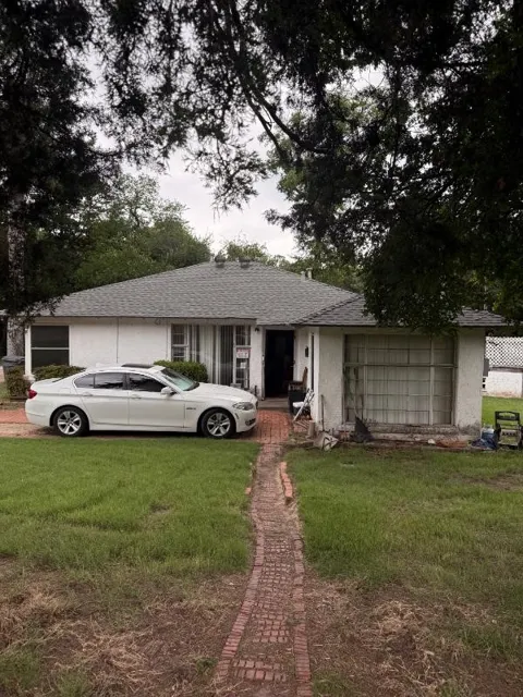 1531 E Lakeview Drive