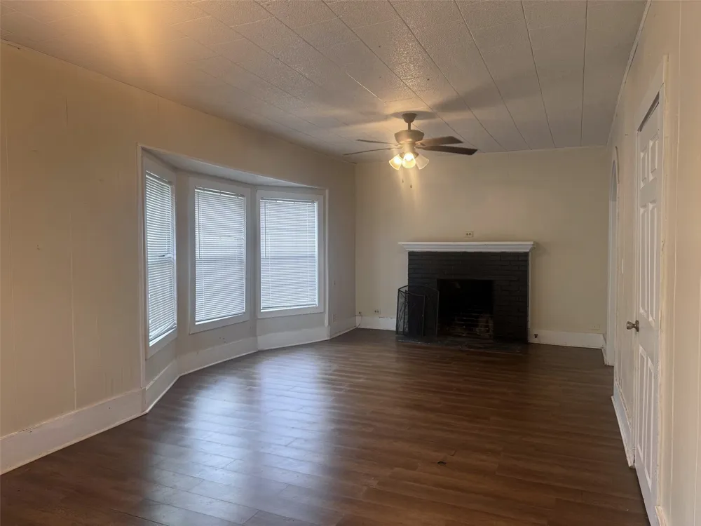 414 W 4th St. Mt Pleasant, TX 75455