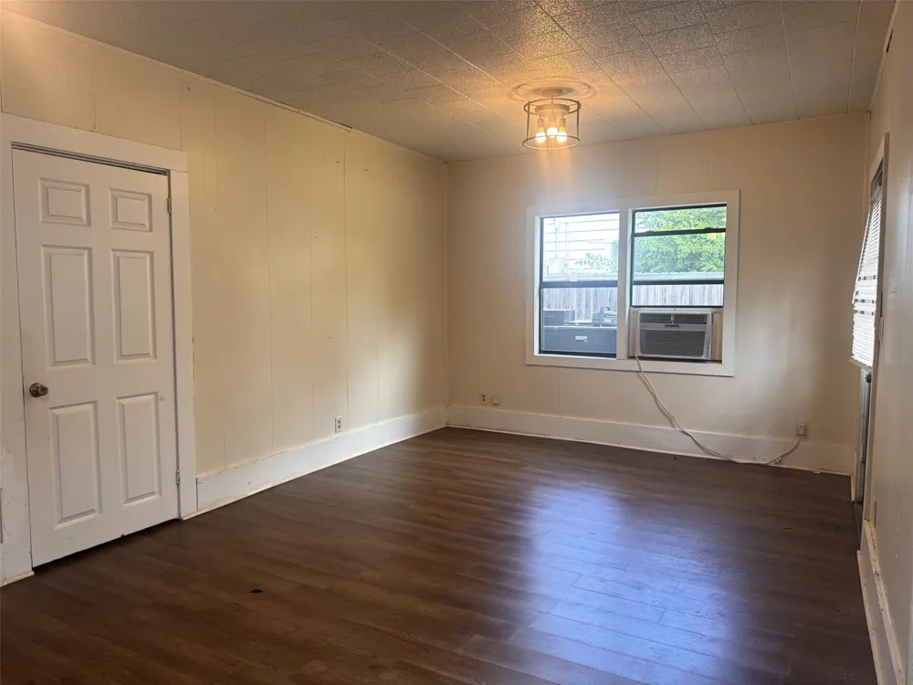 414 W 4th St. Mt Pleasant, TX 75455