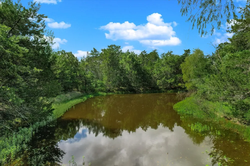 12 High Crossing Road Smithville, TX 78957
