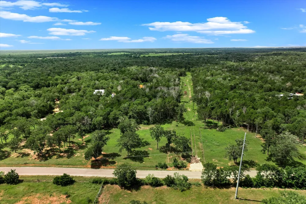 12 High Crossing Road Smithville, TX 78957