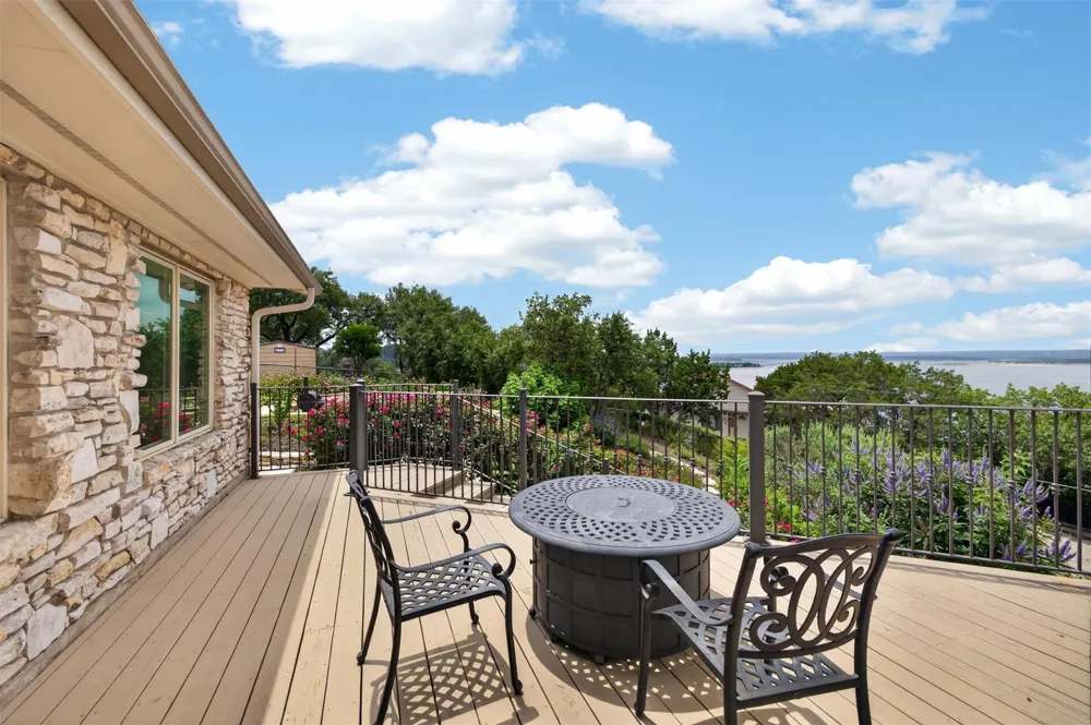 955 Skyline Drive Canyon Lake, TX 78133