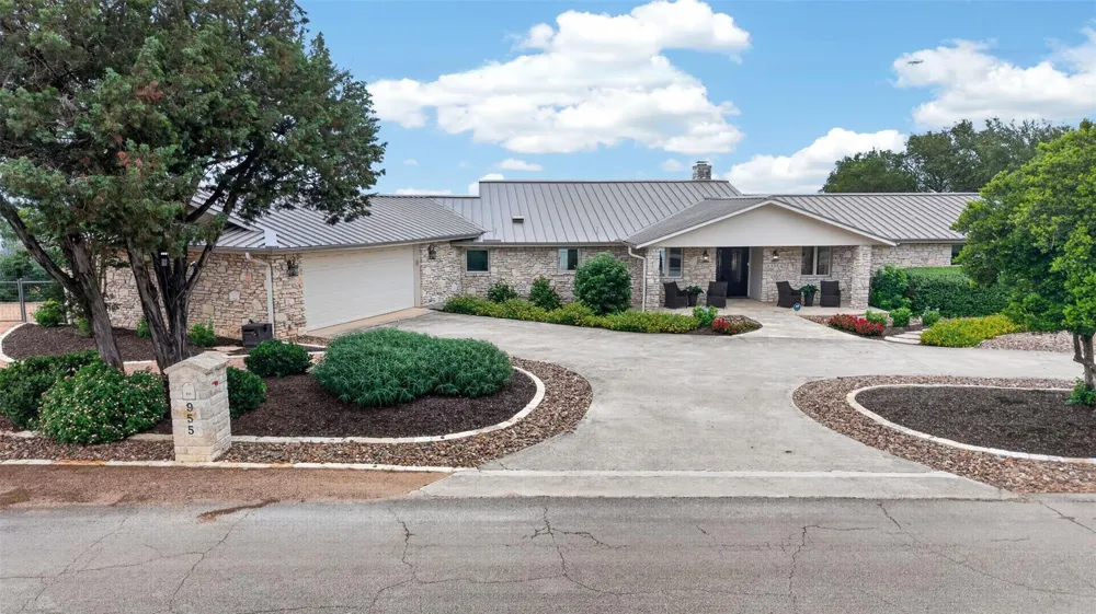 955 Skyline Drive Canyon Lake, TX 78133