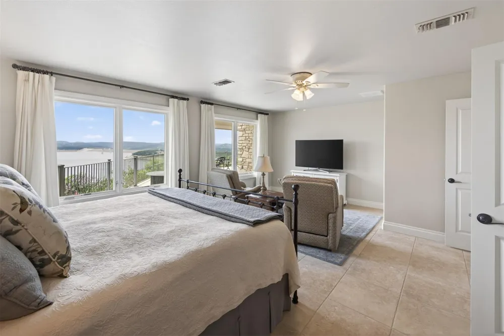 955 Skyline Drive Canyon Lake, TX 78133