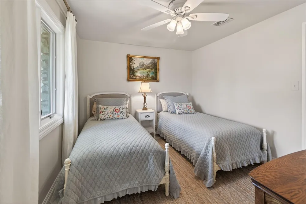 955 Skyline Drive Canyon Lake, TX 78133