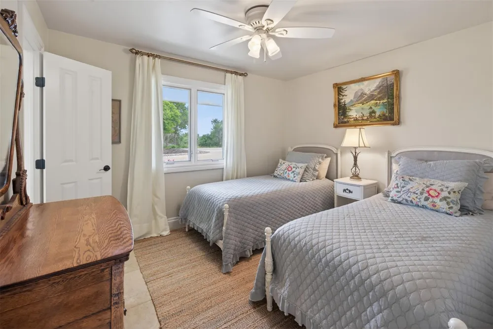 955 Skyline Drive Canyon Lake, TX 78133