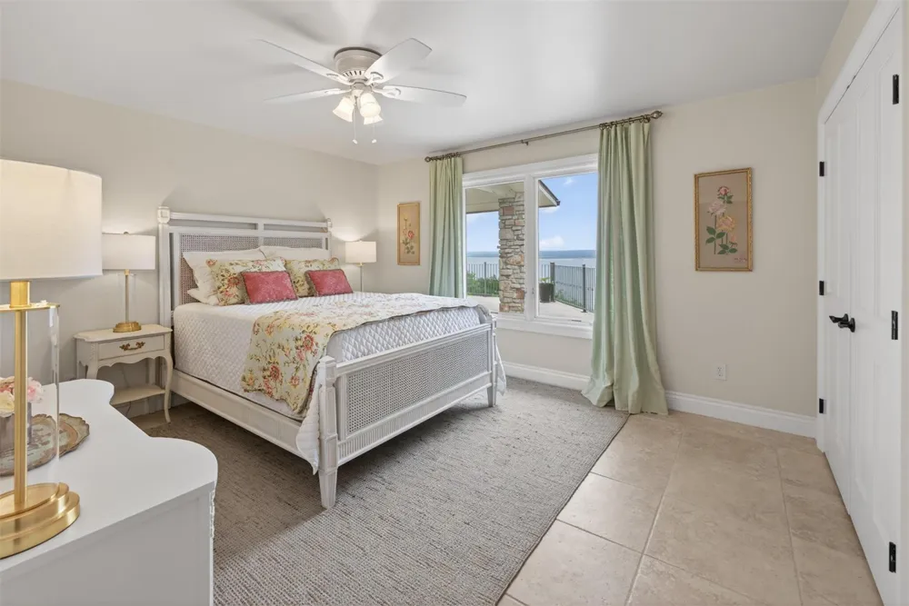 955 Skyline Drive Canyon Lake, TX 78133