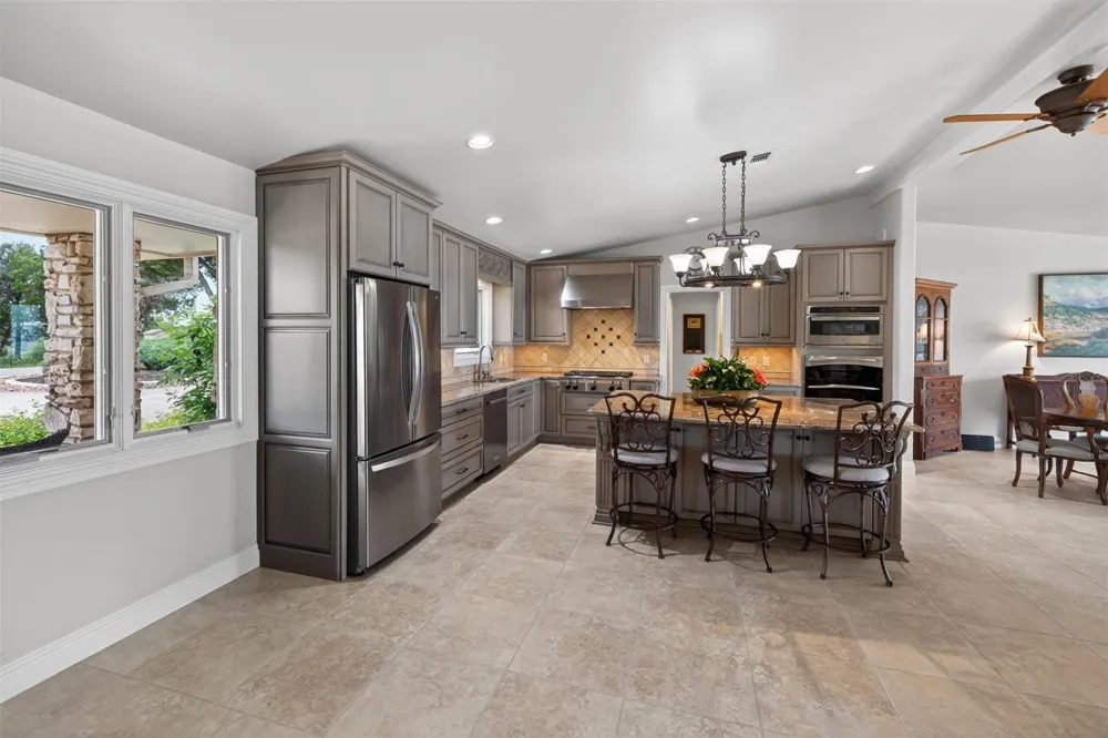 955 Skyline Drive Canyon Lake, TX 78133