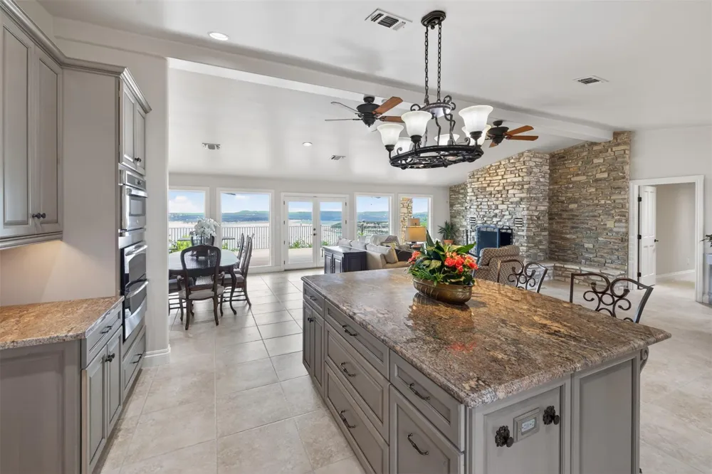 955 Skyline Drive Canyon Lake, TX 78133