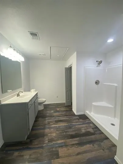 410 Pleasure Land Road Gun Barrel City, TX 75156
